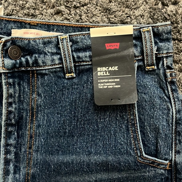 Levis Women's Ribcage Bell Premium Jeans Size- 28x30 (New With Tags ) - Picture 5 of 9